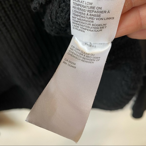 Lord and Taylor Black Crewneck Knit Pullover Sweater Women's Size Medium - Picture 5 of 5